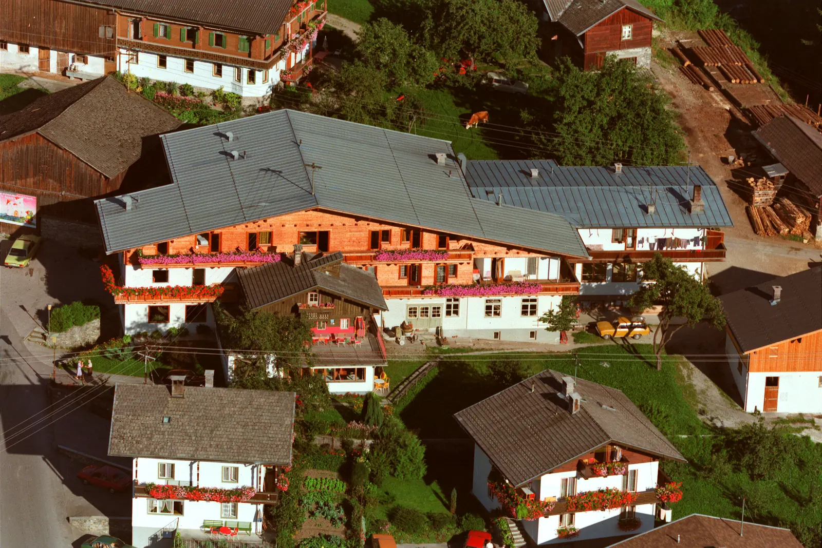Schrägluftbild Weba und Gasthof Hamberg