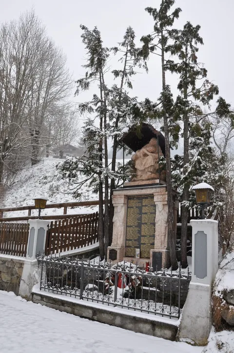 Kriegerdenkmal für die Gefallenen der beiden Weltkriege